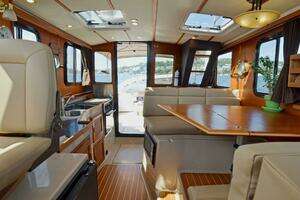 2013 Ranger Tugs R-31 CB thumbnail 9