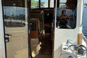 2013 Ranger Tugs R-31 CB thumbnail 28