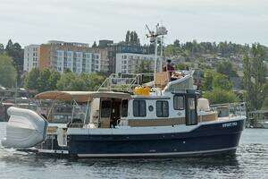 2013 Ranger Tugs R-31 CB thumbnail 4