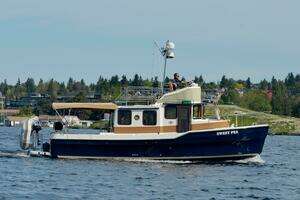 2013 Ranger Tugs R-31 CB thumbnail 3