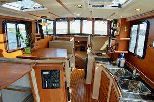 2013 Ranger Tugs R-31 CB thumbnail 6