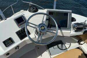 2013 Ranger Tugs R-31 CB thumbnail 24