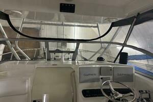 32ft Boston Whaler Yacht For Sale