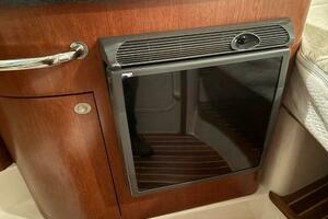 32ft Boston Whaler Yacht For Sale