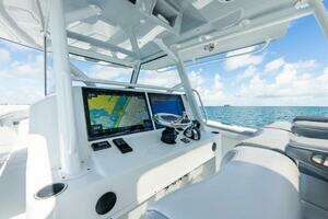 2019 Yellowfin 42 Center Console thumbnail 6
