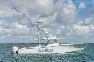 2019 Yellowfin 42 Center Console thumbnail 1