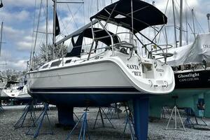 Santa Cruz 33ft Hunter Yacht For Sale