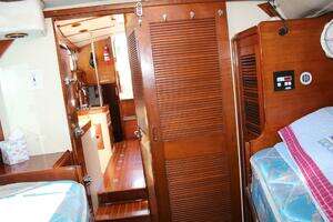 EQUUS 48ft Camper  amp  Nicholsons Yacht For Sale