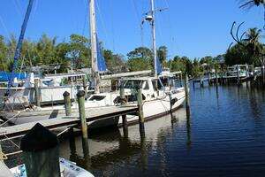 EQUUS 48ft Camper  amp  Nicholsons Yacht For Sale