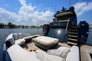 2023 Lazzara Yachts LSX 67 thumbnail 9