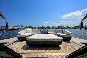 2023 Lazzara Yachts LSX 67 thumbnail 11