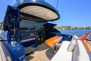2023 Lazzara Yachts LSX 67 thumbnail 5