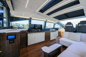 2023 Lazzara Yachts LSX 67 thumbnail 15