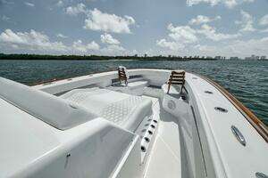 2024 Front Runner 47 CC thumbnail 24