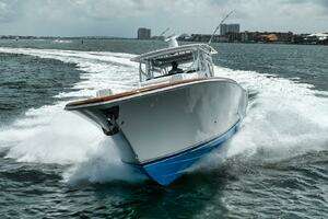 2024 Front Runner 47 CC thumbnail 4