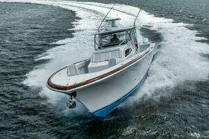 2024 Front Runner 47 CC thumbnail 5