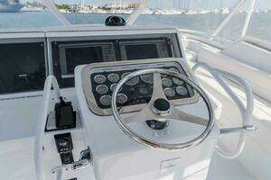 2002 Hatteras 50 Convertible thumbnail 8