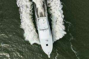 2002 Hatteras 50 Convertible thumbnail 35