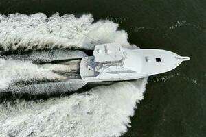 2002 Hatteras 50 Convertible thumbnail 34
