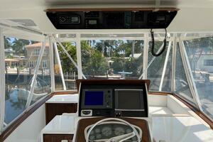 Helm Electronics Up    