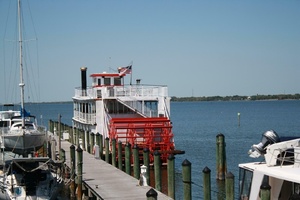 INDIAN RIVER QUEEN