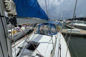 2018 Jeanneau Sun Odyssey 389 thumbnail 12