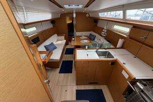 2018 Jeanneau Sun Odyssey 389 thumbnail 27