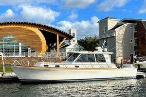 DEFIANCE 2012 Grand Banks Eastbay 46 SX Yacht For Sale in Essex CT