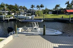 22ft Boston Whaler Yacht For Sale