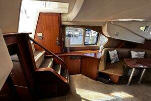 2005 Silverton 35 Motor Yacht thumbnail 17