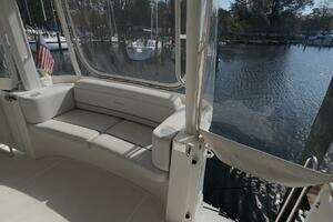 2005 Silverton 35 Motor Yacht thumbnail 12