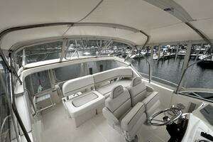 2005 Silverton 35 Motor Yacht thumbnail 11