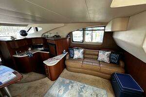 2005 Silverton 35 Motor Yacht thumbnail 16