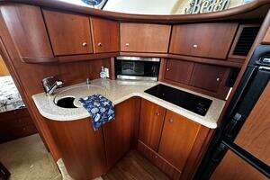 2005 Silverton 35 Motor Yacht thumbnail 19