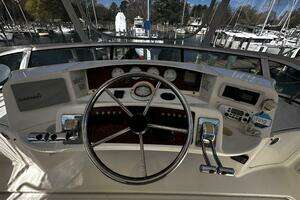 2005 Silverton 35 Motor Yacht thumbnail 6