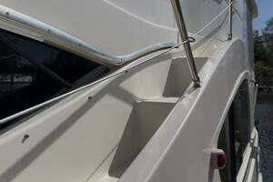2005 Silverton 35 Motor Yacht thumbnail 8