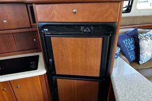 2005 Silverton 35 Motor Yacht thumbnail 20