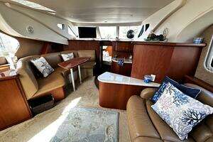 2005 Silverton 35 Motor Yacht thumbnail 15