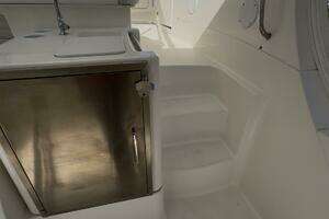 2005 Silverton 35 Motor Yacht thumbnail 29