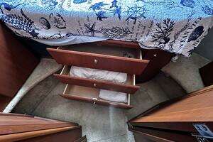 2005 Silverton 35 Motor Yacht thumbnail 25