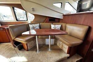 2005 Silverton 35 Motor Yacht thumbnail 22
