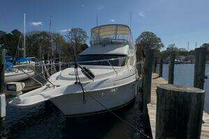 2005 Silverton 35 Motor Yacht thumbnail 1