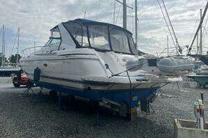 1998 Cruisers Yachts 4270 thumbnail 2
