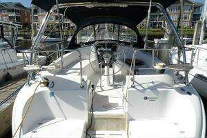 2002 Hunter 356 thumbnail 12