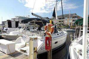 2002 Hunter 356 thumbnail 5
