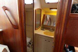 2002 Hunter 356 thumbnail 31