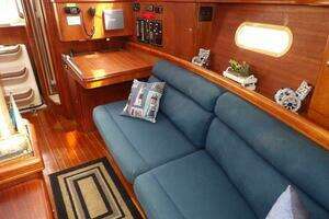 2002 Hunter 356 thumbnail 27