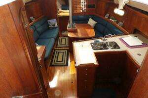 2002 Hunter 356 thumbnail 19