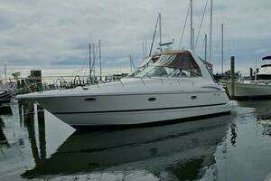 2001 Cruisers 3672 Express thumbnail 1