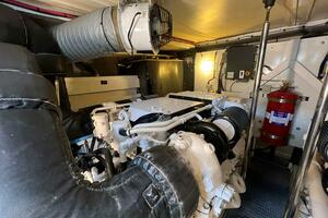 Princess 67 Flybridge - Engine Room